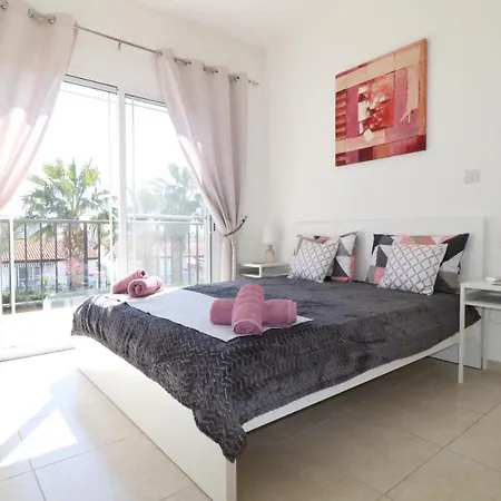 Cyking 2 Bed Apartment With Pool & 10 Min To Beach Paphos Exterior foto