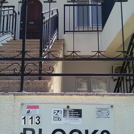 Cyking 2 Bed Apartment With Pool & 10 Min To Beach Paphos Zimmer foto